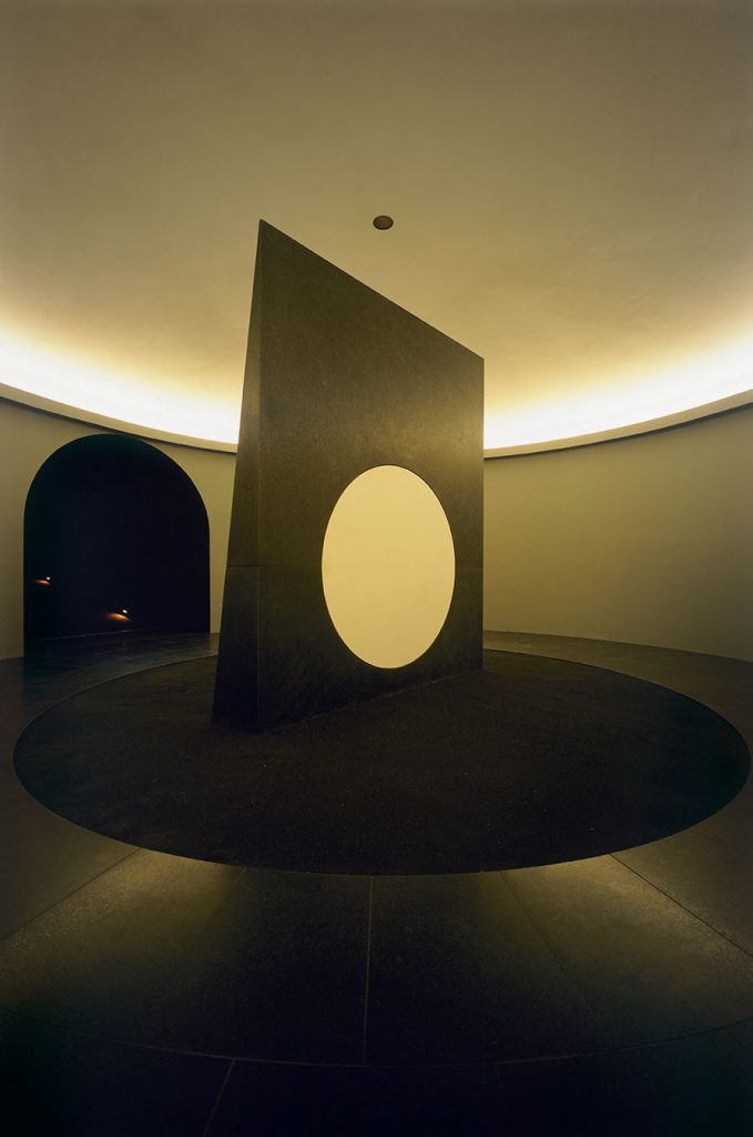 James Turrell, Sun and Moon Chamber from the Roden Crater